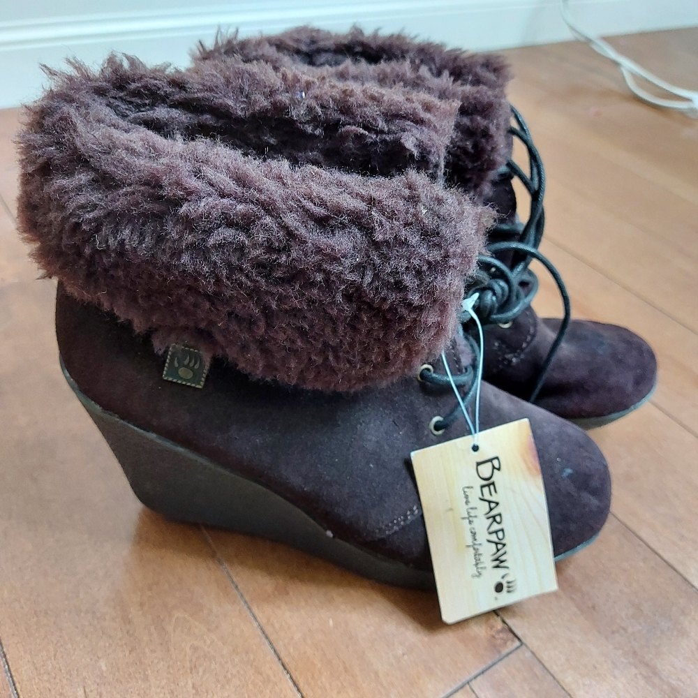 Bearpaw wedge lace up brown suede and shearling size 7